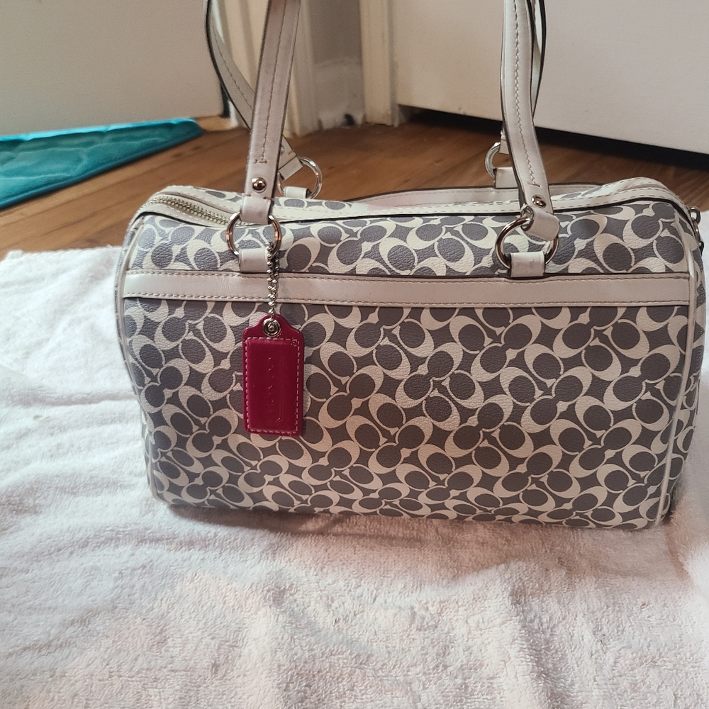 Purse - Picture 2 of 4